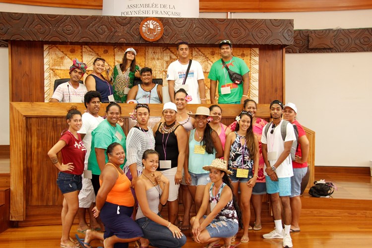 La Fédération des œuvres laïques visite l’assemblée de la Polynésie française