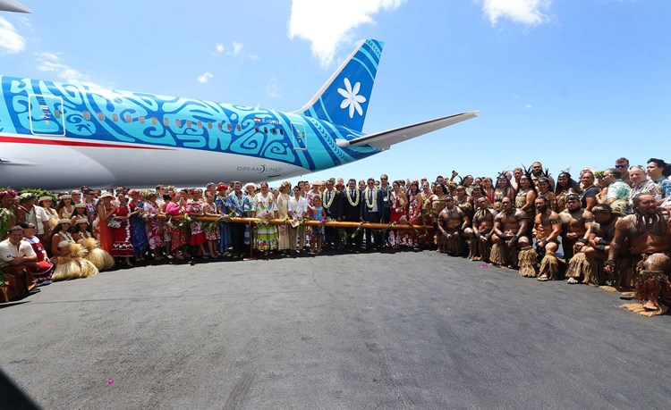 Mme Sylvana PUHETINI, première vice-présidente de l’assemblée, présente à la cérémonie d’accueil du Boeing Tahitian Dreamliner d’Air Tahiti Nui