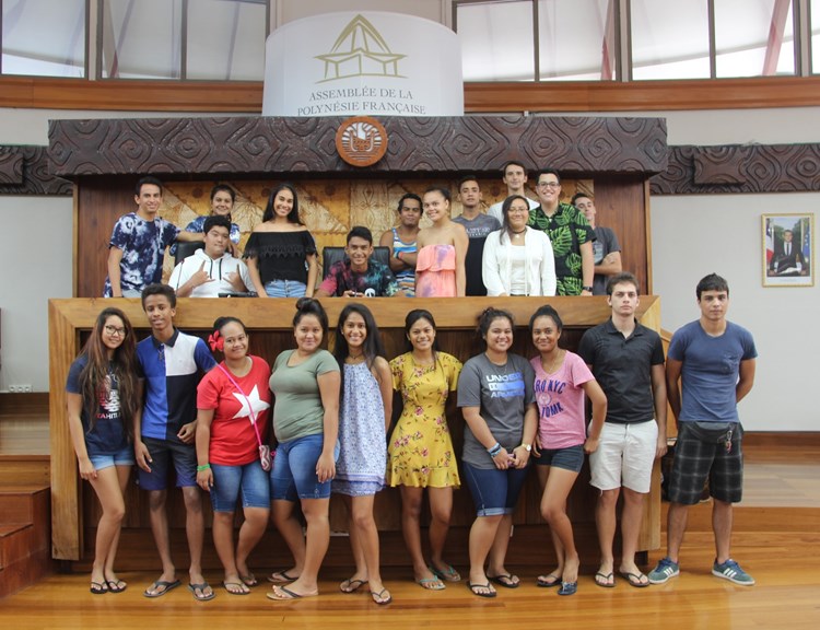 Les délégués de classe du Lycée Tuianu LEGAYIC de Papara en visite à l’assemblée