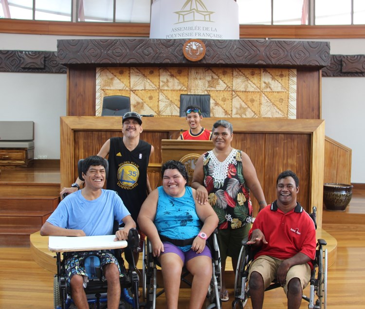 La fraternité chrétienne des handicapés de la Mission en visite à l’assemblée 