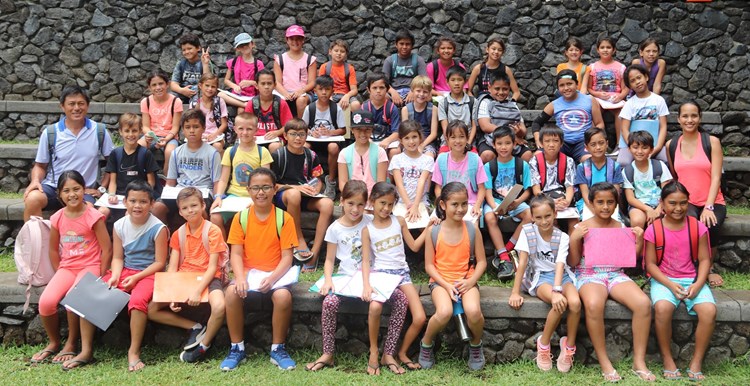 Deux classes de CM1 de l’école élémentaire privée St Paul - Ste Thérèse visitent l’assemblée de la Polynésie française