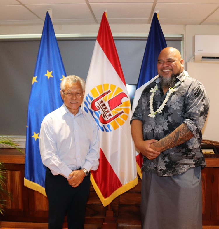 M. Vaimu'a MULIAVA reçu par le président Gaston TONG SANG