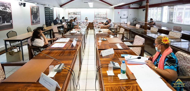 Vingt-huit projets d’arrêté étudiés en commission de contrôle budgétaire et financier de l’assemblée de la Polynésie française