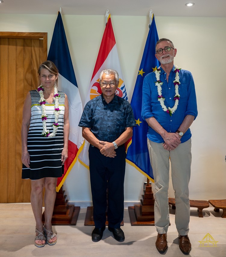Le président de l’assemblée de la Polynésie française rencontre des inspecteurs du patrimoine