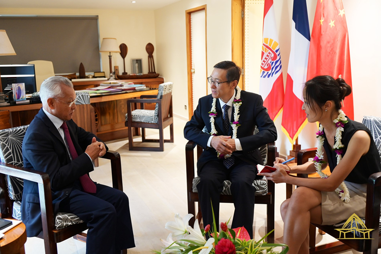 Le président de l’assemblée rencontre M. Lixiao TIAN, consul de Chine