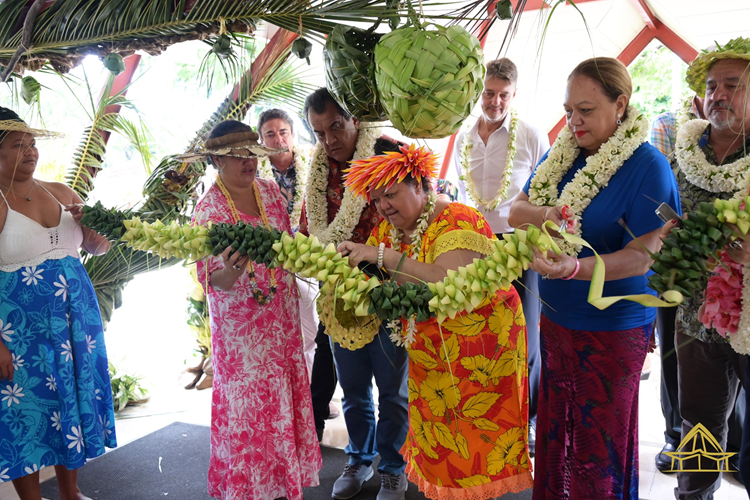 La 1ère vice-présidente de l’assemblée Sylvana PUHETINI inaugure le 7ème salon des Tuamotu