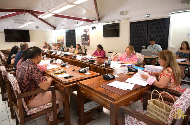 Soixante-six projets d’arrêté étudiés en commission de contrôle budgétaire et financier de l’assemblée de la Polynésie française