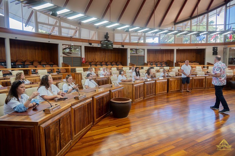 Des pupilles des Sapeurs-Pompiers en visite à l’assemblée de la Polynésie française