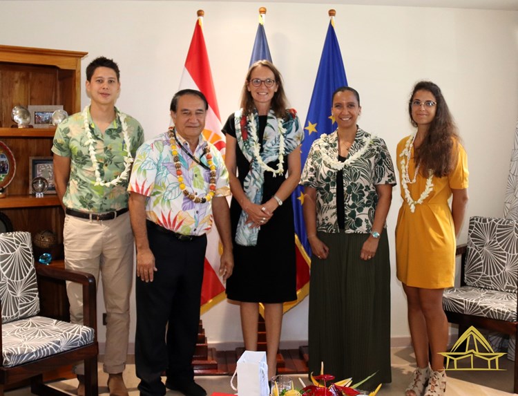 M. Antony GEROS reçoit Mme Virginie BLEITRACH, directrice régionale pacifique de l'agence française de développement basée à Nouméa