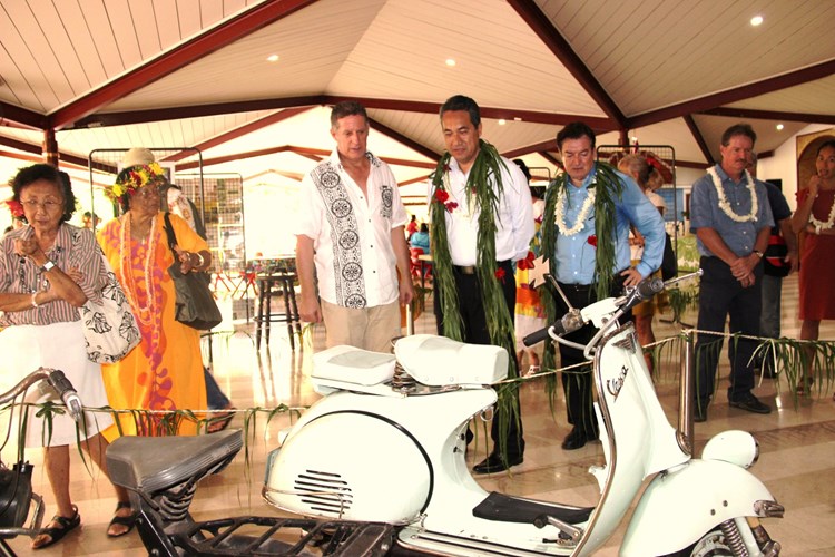Exposition sur Tahiti d’autrefois à l’assemblée 