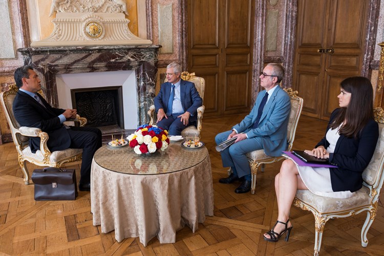Marcel Tuihani rencontre Claude Bartolone
