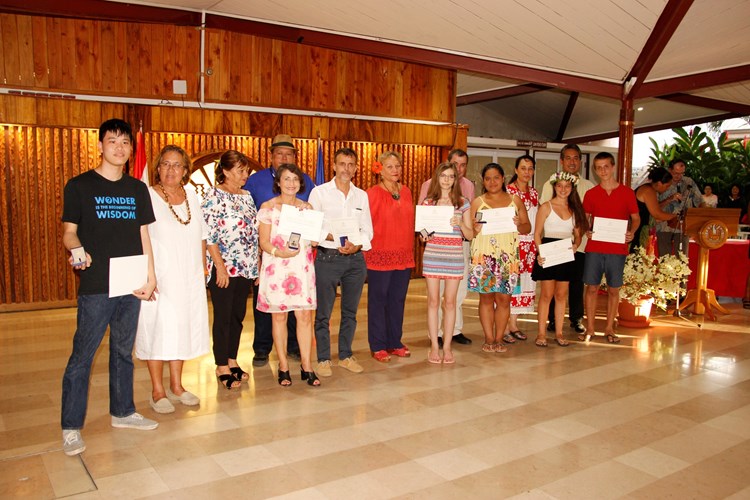 Cérémonie de remise de la médaille du baccalauréat  à l’assemblée de la Polynésie française