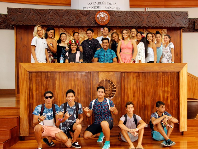 Le Lycée Sacré Cœur de Taravao visite la 3e institution du pays