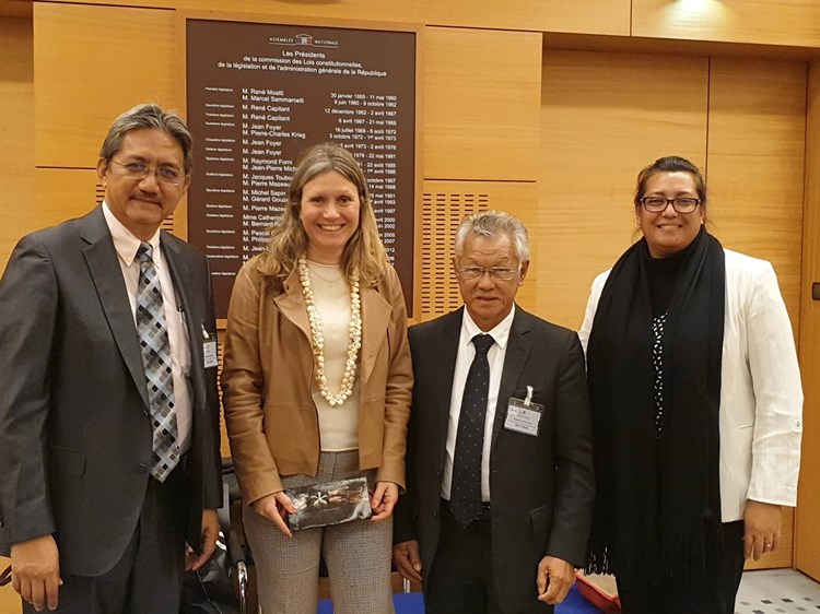 La délégation menée par le président Gaston TONG SANG débute ses rencontres à Paris