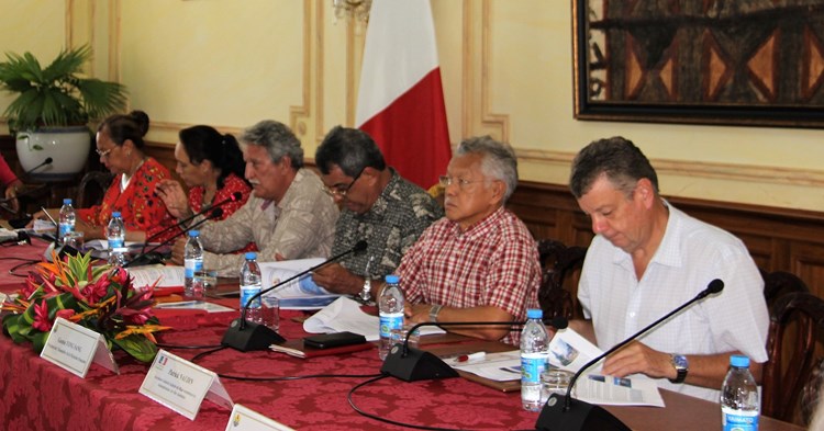 Présentation du PADD des Îles-du-Vent et des Australes en présence du président de l’assemblée