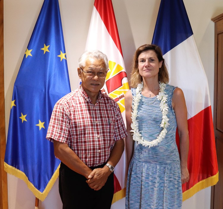 Le président de l'assemblée reçoit Mme Marine de CARNÉ de TRÉCESSON, ambassadrice et secrétaire permanente pour le Pacifique Sud