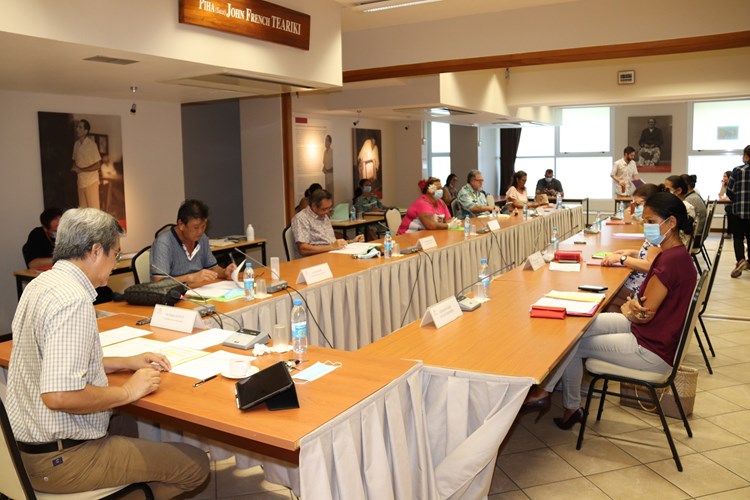 Le report du second tour des élections municipales étudié en commission des institutions, des affaires internationales et européennes et des relations avec les communes
