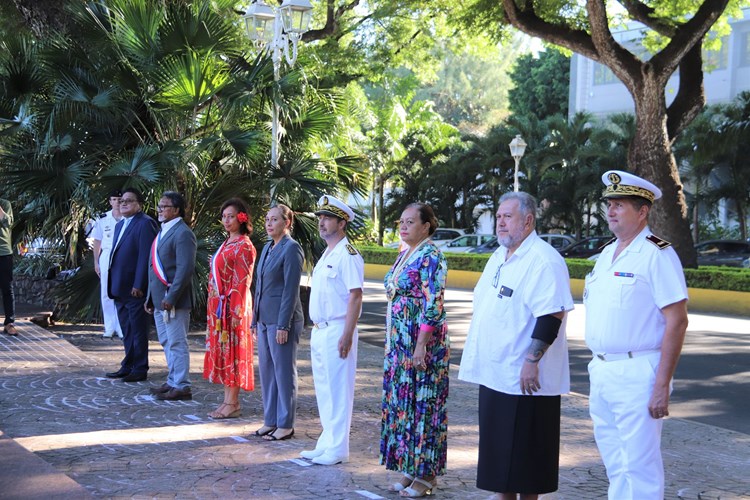 La première vice-présidente de l’institution présente à la cérémonie d’hommage aux « Morts pour la France » en Indochine