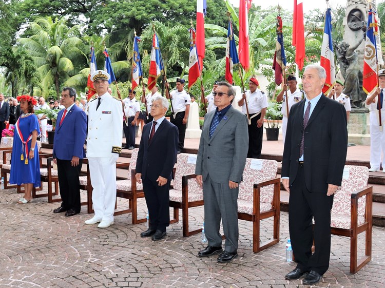 Cérémonie du 14 juillet en présence du président Gaston TONG SANG