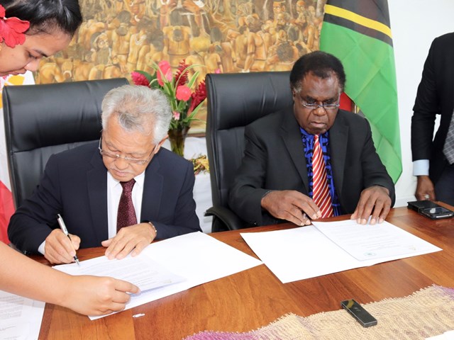 Mai 2019 - Signature du programme de coopération 2019-2020 entre l’assemblée de la Polynésie française et le Parlement de la République du Vanuatu