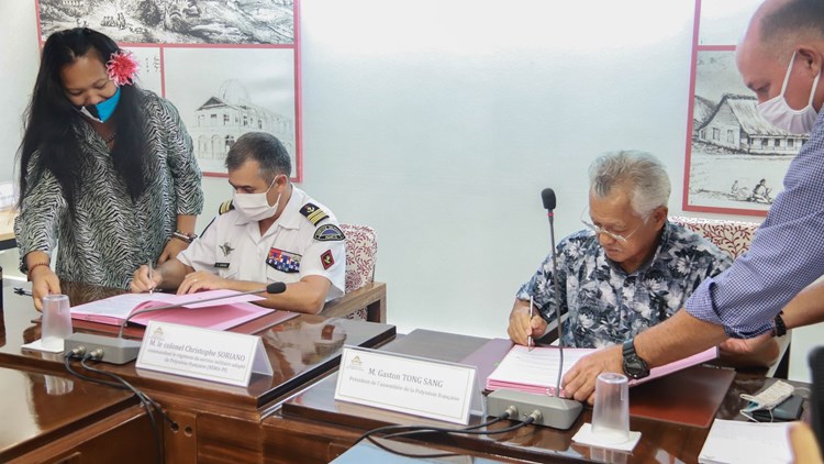 Signature d’une convention de partenariat entre le RSMA et l’assemblée de la Polynésie française