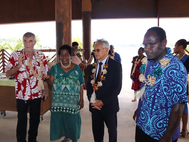 Mai 2019 - Visite du marché de Port Vila en compagnie de Mme Marie-Louise MILNE, élue municipale de Port Vila