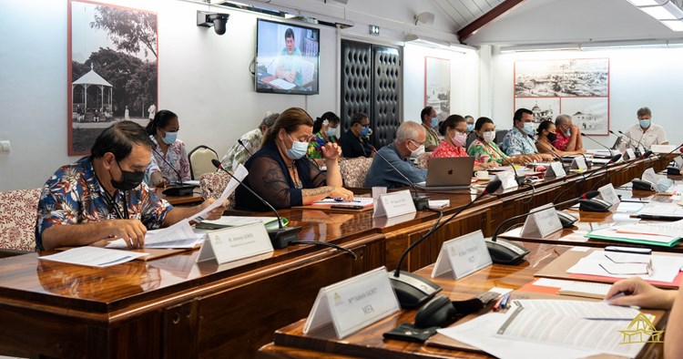 Le débat d’orientation budgétaire et six projets de textes étudiés par la commission de l’économie