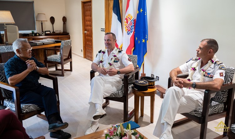 Le président de l’assemblée de la Polynésie française reçoit le commandant du service militaire adapté