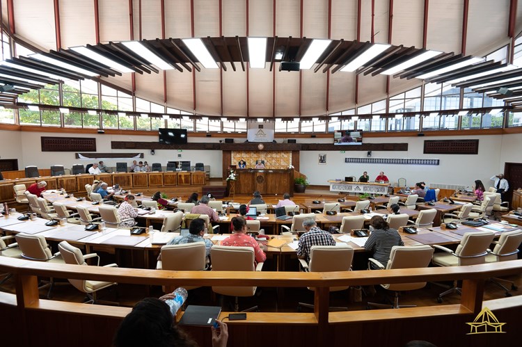Cinq textes adoptés lors de la troisième séance de la session administrative