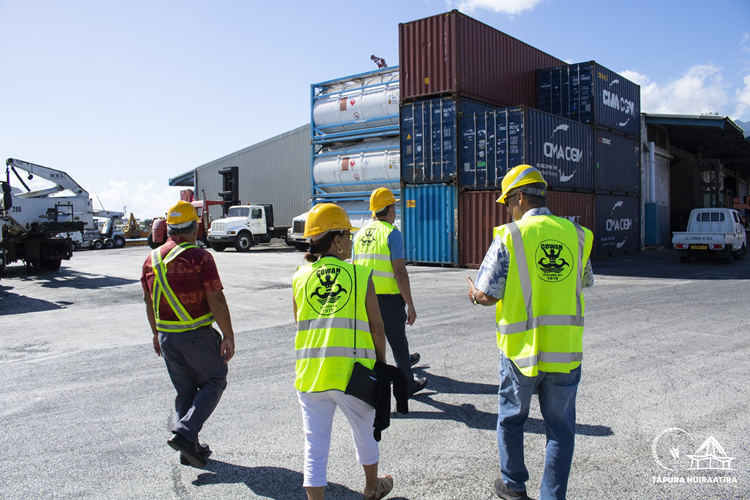 Les membres de la commission de l’économie ont visité le terminal de commerce international