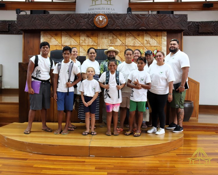Visite guidée pour des enfants du centre Fare Ora Hau de Moorea