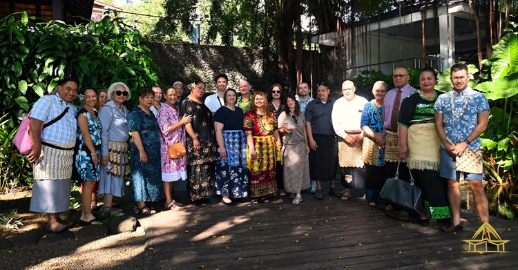 Visite de l'assemblée pour une délégation de Tonga en déplacement en Polynésie