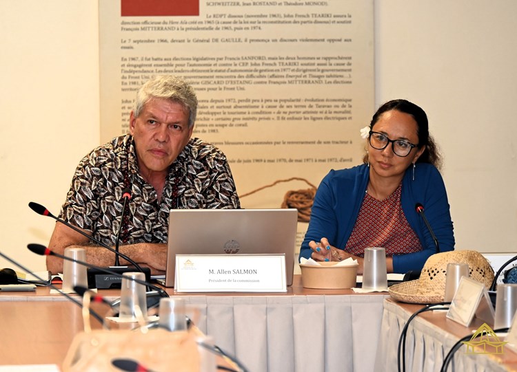 Réunion de la commission des institutions, des affaires internationales et des relations avec les communes