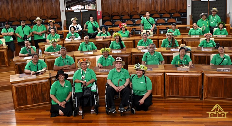 Visite guidée de l'Assemblée pour l'association "Tupuna a Daniela"