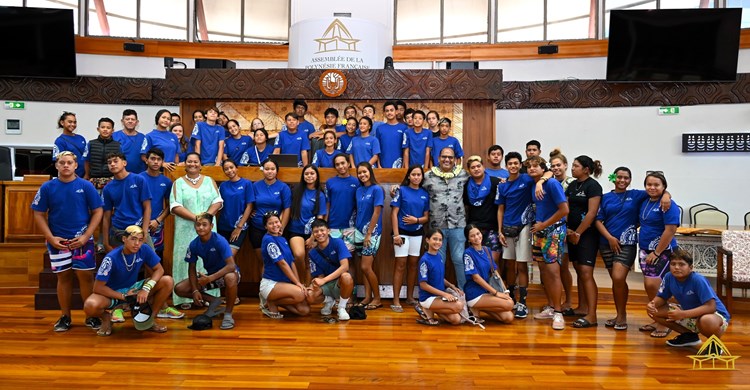 Visite guidée pour 50 élèves du collège de Rangiroa
