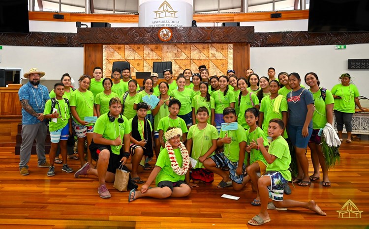 Visite guidée pour des collégiens de Saint-Raphaël de Rikitea