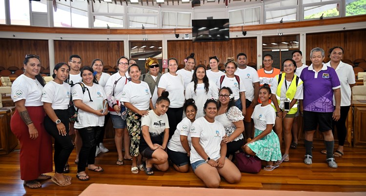 Visite guidée pour l'association Hotuarea Nui à l’Assemblée