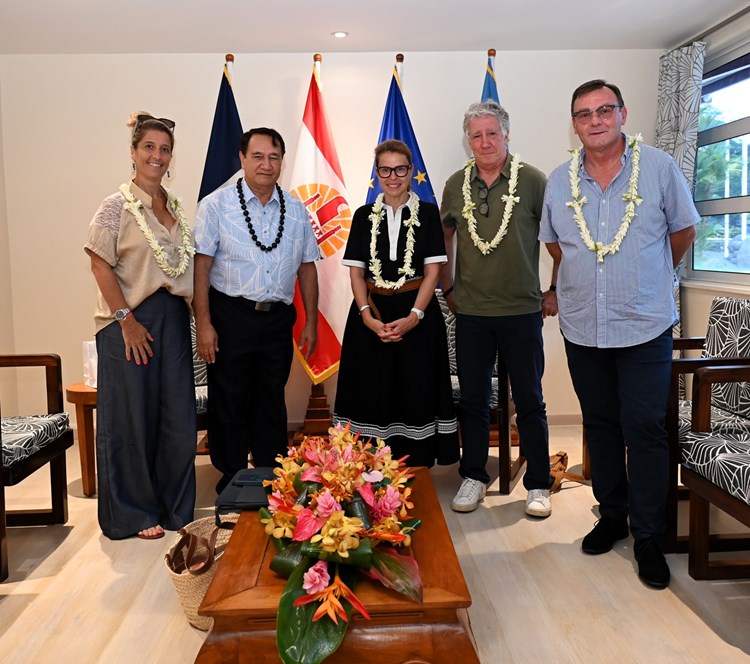 Rencontre protocolaire entre le Président de l’Assemblée et Mme Cécile RAP VEBER