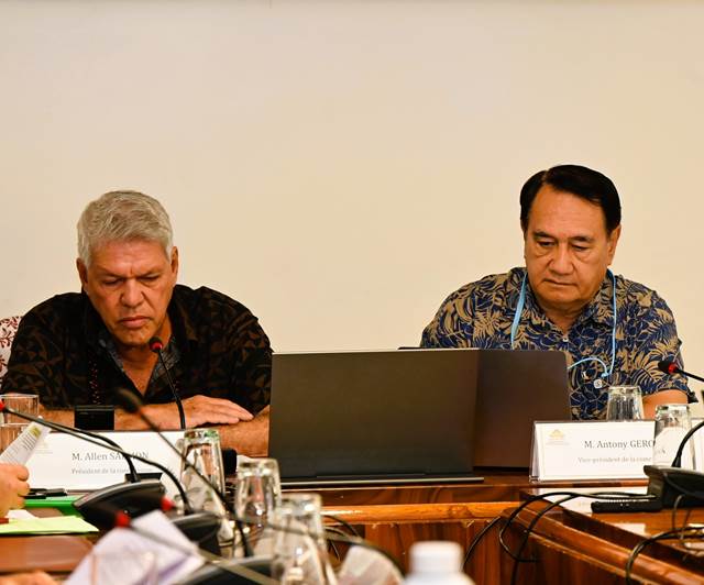 Réunion de la commission des institutions, des affaires internationales et des relations avec les communes