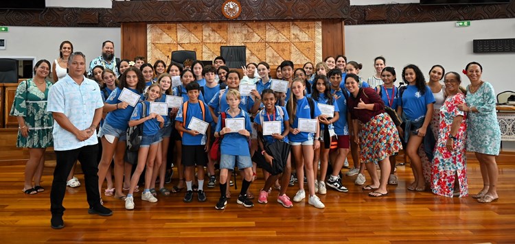 Immersion pédagogique de 48 délégués du collège de Arue à l’Assemblée