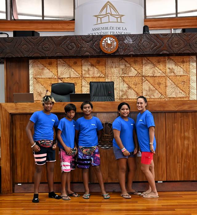 Visite guidée des 6e de Anaa à l’Assemblée