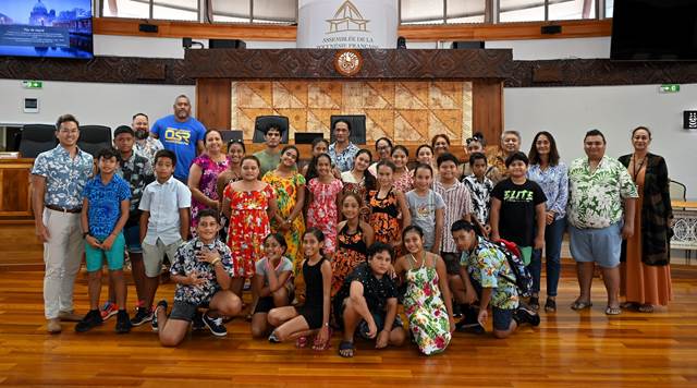 23 élèves de l’école Turama de Tahaa en visite à l’Assemblée