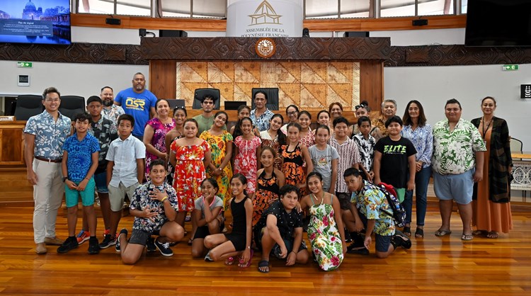 23 élèves de l’école Turama de Tahaa en visite à l’Assemblée