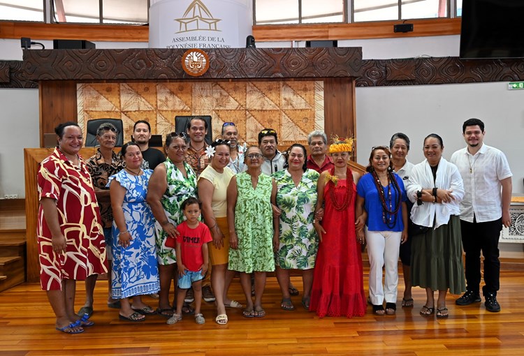 Visite guidée de l’Assemblée pour une délégation d’artisans des Marquises
