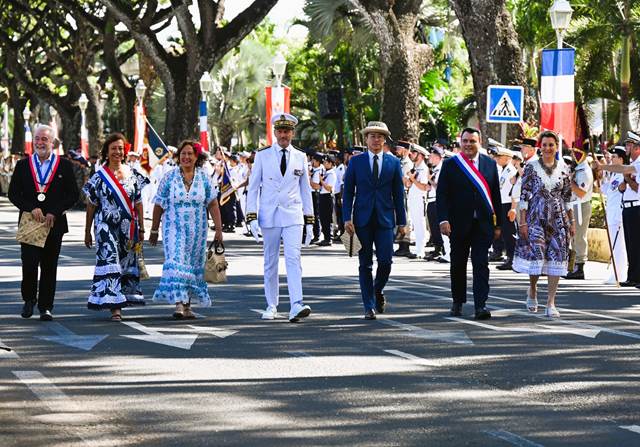 L'assemblée de la Polynésie française présente à la cérémonie du 14 juillet 